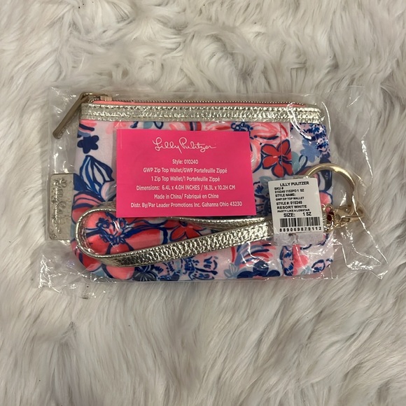 LILLY PULITZER Wallet Resort White Party Like A Lobstar Printed Zip Top Key Ring - Picture 2 of 5